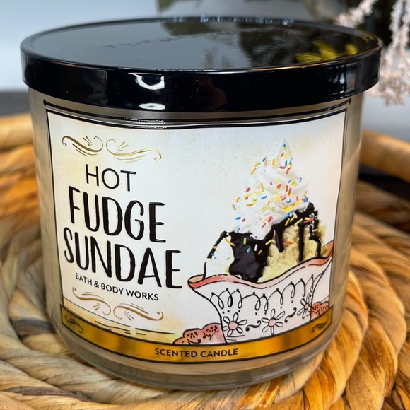 Bath and Body Works Hot Fudge Sundae 3 Wick Candle